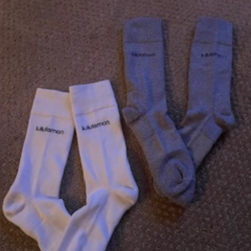 LULU LEMON ATHLETIC SOCKS